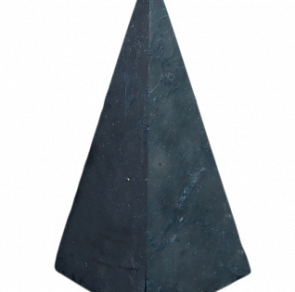 pirami_obelisk_ongepolijst1_m